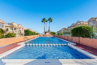 Apartament a Calle egipcios. Bungalow de 2 dormitorios 1 baño en orihuela costa  la ciñuelica