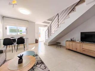Chalet in Calle teide. Duplex de 2 dormitorios 2 baños en torrevieja los balcones