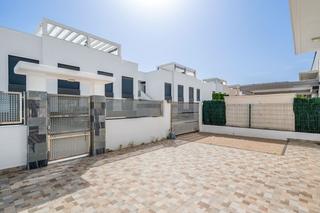 Xalet a Calle montebello. Villa en ciudad quesada de 3 dormitorios alicante