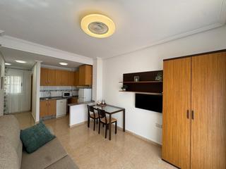 Estudi a Calle caballero de rodas 163. Estudio con terraza en torrevieja  playa del cura