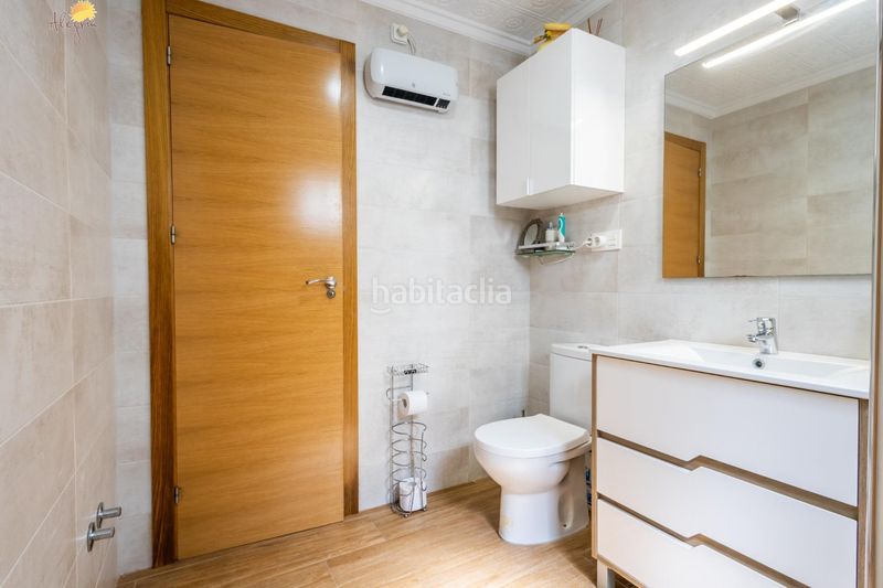 Foto 0e224253-6ff1-4dd5-bc56-37cc4cf2d988. Apartamento en calle doña sinforosa apartamento de 3 dormitorios 2 baños alicante en Torrevieja