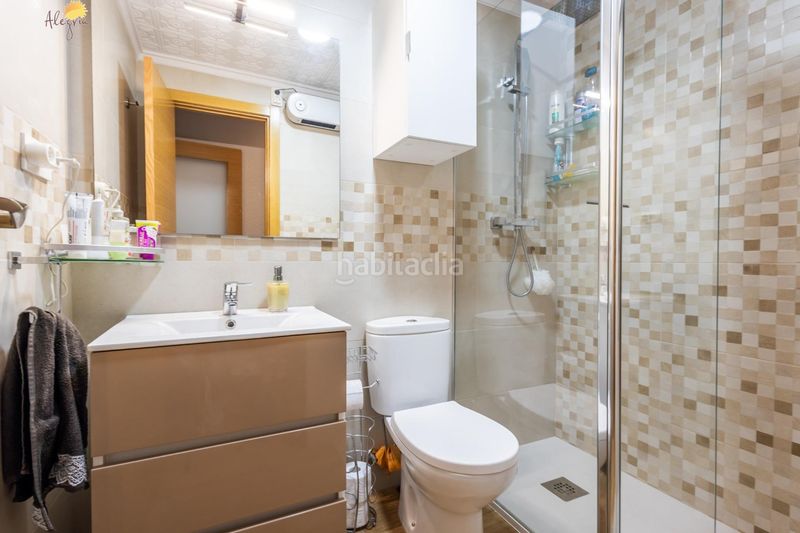 Foto 13634a23-12c8-44f6-b4ec-e908ea05926e. Apartamento en calle doña sinforosa apartamento de 3 dormitorios 2 baños alicante en Torrevieja