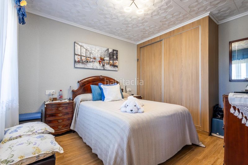 Foto 401c20c3-5bb9-417e-b488-d12b5035fd99. Apartamento en calle doña sinforosa apartamento de 3 dormitorios 2 baños alicante en Torrevieja