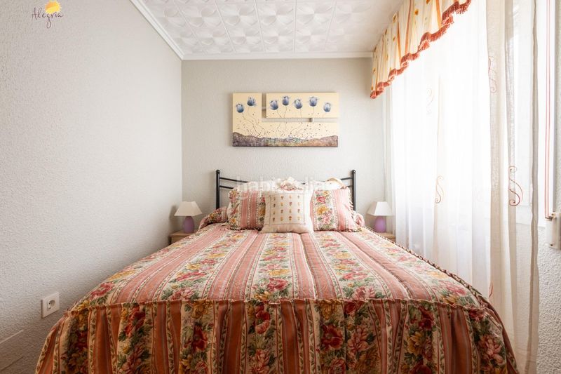 Foto 5a2d3214-3f32-47e0-b229-8d59a6b9361a. Apartamento en calle doña sinforosa apartamento de 3 dormitorios 2 baños alicante en Torrevieja