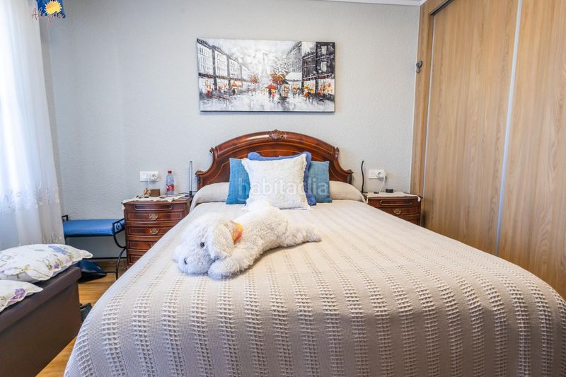 Foto 62735f78-fef0-400b-9751-38fff9fa2e31. Apartamento en calle doña sinforosa apartamento de 3 dormitorios 2 baños alicante en Torrevieja