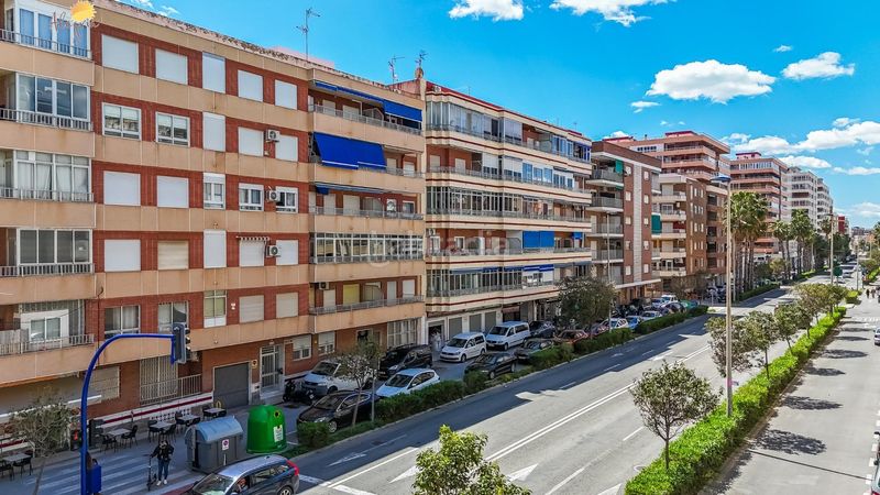 Foto 644b1a02-9253-4075-9c32-d9337a442763. Apartamento en calle doña sinforosa apartamento de 3 dormitorios 2 baños alicante en Torrevieja