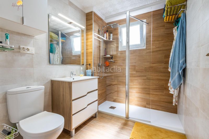 Foto 794a45a1-7a1c-4ccb-8744-28a649646fd7. Apartamento en calle doña sinforosa apartamento de 3 dormitorios 2 baños alicante en Torrevieja