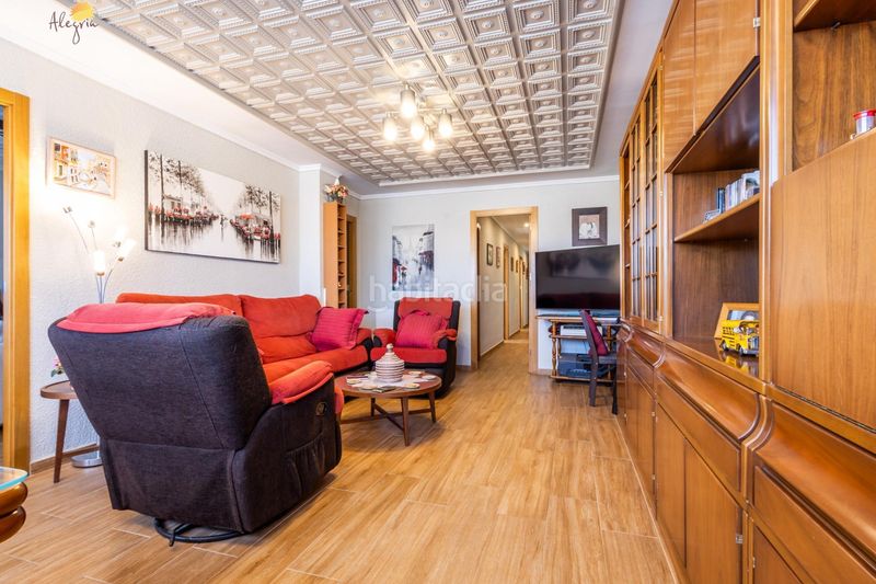 Foto 833c7eef-293d-40d1-8f57-98fd85855885. Apartamento en calle doña sinforosa apartamento de 3 dormitorios 2 baños alicante en Torrevieja