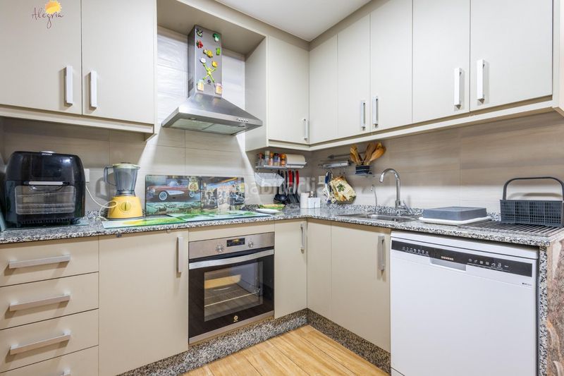 Foto 83e460b9-1edf-45c2-bb83-f0abbdc9e191. Apartamento en calle doña sinforosa apartamento de 3 dormitorios 2 baños alicante en Torrevieja