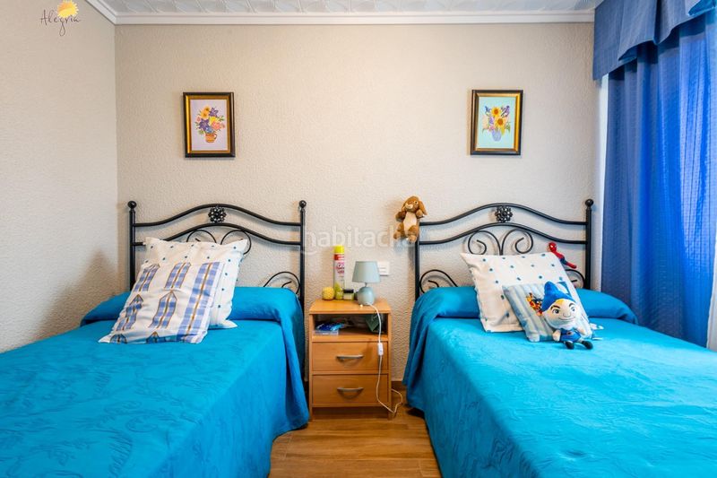 Foto 882c9494-dd0e-48ea-bbc9-94f415cd11a8. Apartamento en calle doña sinforosa apartamento de 3 dormitorios 2 baños alicante en Torrevieja