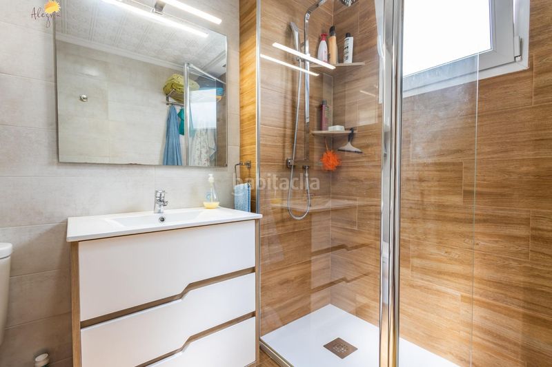 Foto 8a8f281a-6e8d-40ec-ac8d-651b228a4400. Apartamento en calle doña sinforosa apartamento de 3 dormitorios 2 baños alicante en Torrevieja