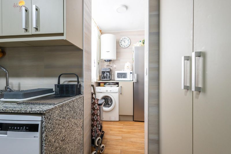 Foto d44719ce-3ddb-49cc-ae6f-21baf75bc928. Apartamento en calle doña sinforosa apartamento de 3 dormitorios 2 baños alicante en Torrevieja