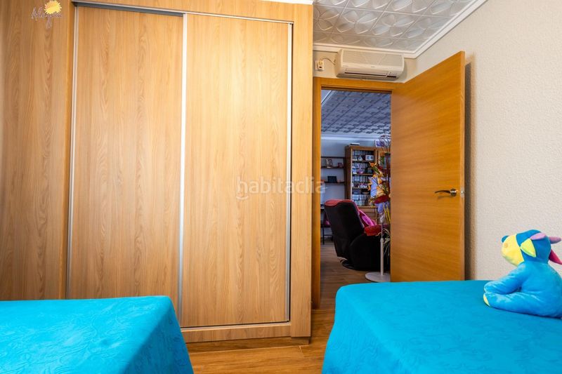 Foto dba321ef-c823-47ea-b59c-7bbf287f16ba. Apartamento en calle doña sinforosa apartamento de 3 dormitorios 2 baños alicante en Torrevieja