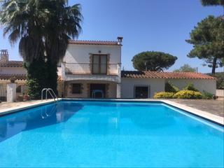 Chalet en Golf Costa Brava. Xalet amb jardi i piscina