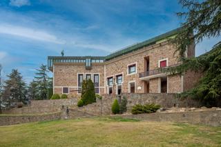 Xalet a Carrer villaret 2. Espectacular chalet en zona reservada con vistas al montseny.