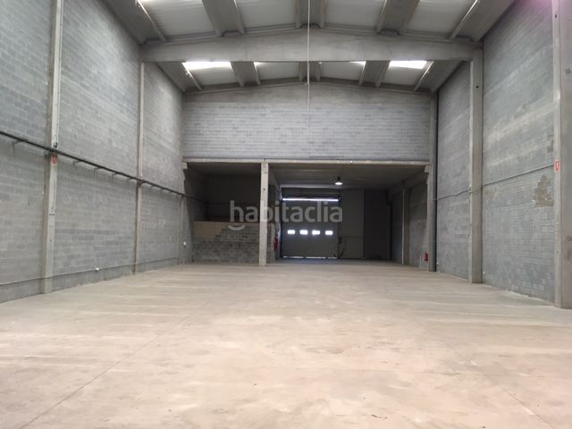 Foto 0173bd3d-d3a4-4ff1-bd04-5ec279e9a404. Alquiler nave industrial nau industrial en lloguer, de planta baixa, altell i pati davanter. ubicada a polígon de la mirona. en Salt