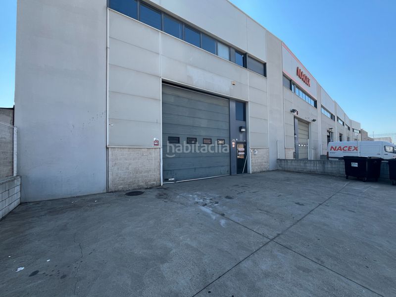 Foto a2da666b-fc7b-43cc-84d9-3b64e9467a80. Alquiler nave industrial nau industrial en lloguer, de planta baixa, altell i pati davanter. ubicada a polígon de la mirona. en Salt