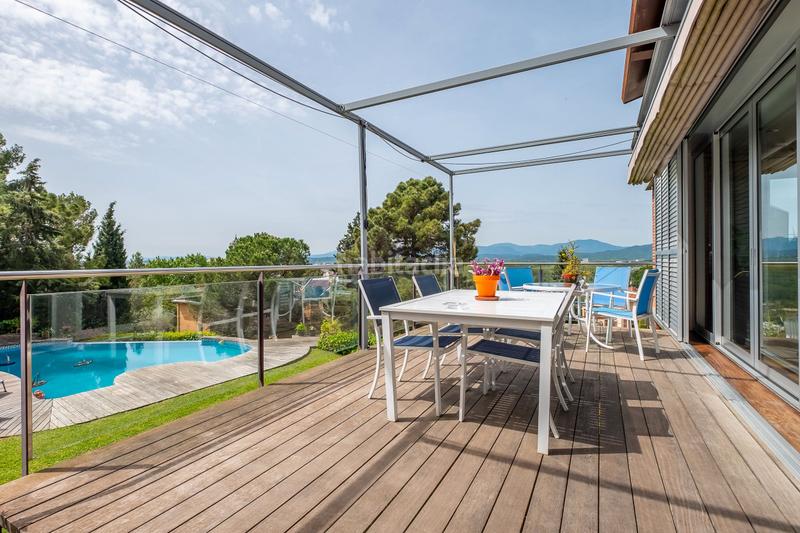 Foto 0cf781ed-4612-454f-a1b3-29b0a6e0b185. Chalet con riscaldamento parcheggio piscina in Montjuïc Girona