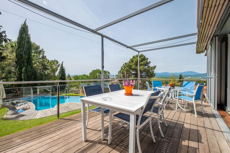 Foto 39345cba-f893-4347-8aeb-8bab4a6f6a38. Chalet con riscaldamento parcheggio piscina in Montjuïc Girona
