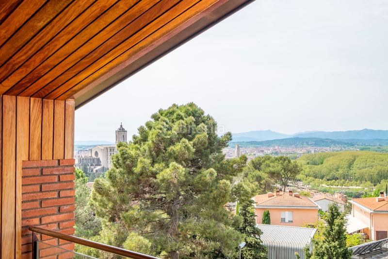 Foto 40114f12-1801-4575-934a-d9e00b317b5e. Chalet con riscaldamento parcheggio piscina in Montjuïc Girona