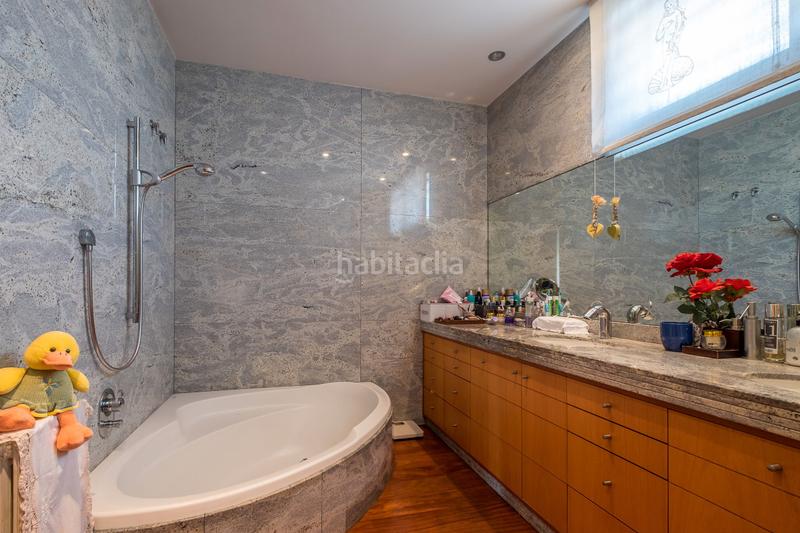Foto 442ffb1b-2c22-4e7e-b6bb-dbb57b0a2b69. Chalet con riscaldamento parcheggio piscina in Montjuïc Girona