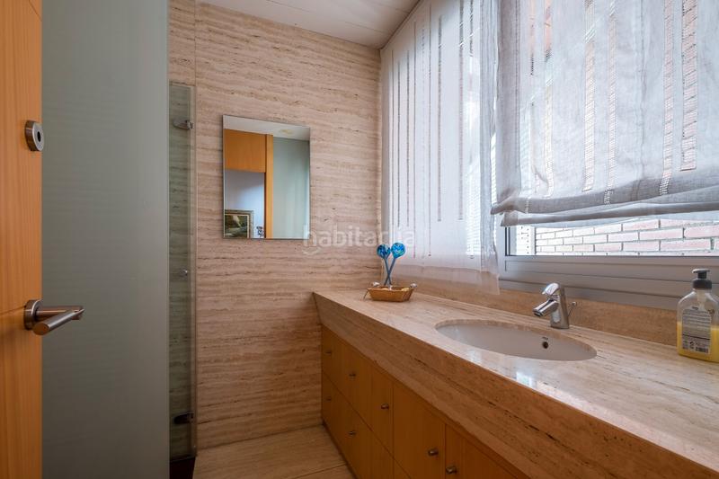 Foto 4f31a7a3-c9ee-4b47-bac1-75298f093b6c. Chalet con riscaldamento parcheggio piscina in Montjuïc Girona