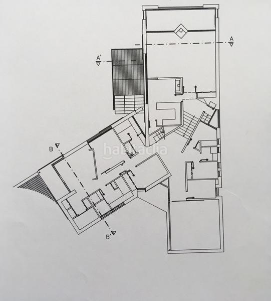 Foto 7ad19a86-5ed1-41a7-bef5-9e623af532f9. Chalet con riscaldamento parcheggio piscina in Montjuïc Girona