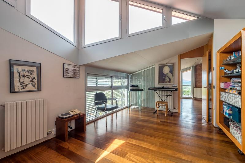 Foto d9a557f7-48fa-4391-a977-3824e33cb9b8. Chalet con riscaldamento parcheggio piscina in Montjuïc Girona