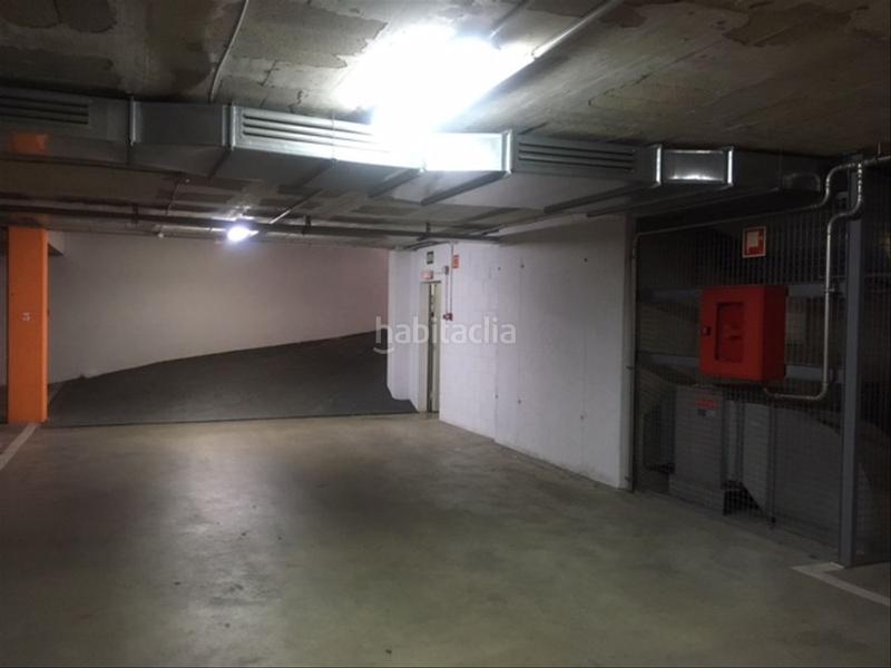 Foto 7036f0ea-65dc-4797-a286-f2ad1305f28a. Affitto posto auto in carrer marquès de caldes de montbui 3 in Girona