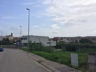 Terreny residencial a Carrer sant jordi 12. Solar urbà de 985m2 per casa aillada