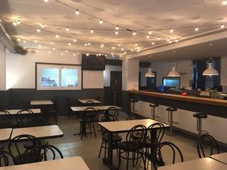 Local Comercial a Carrer cor de maria 9. Local de 150m2. faana de 8 m