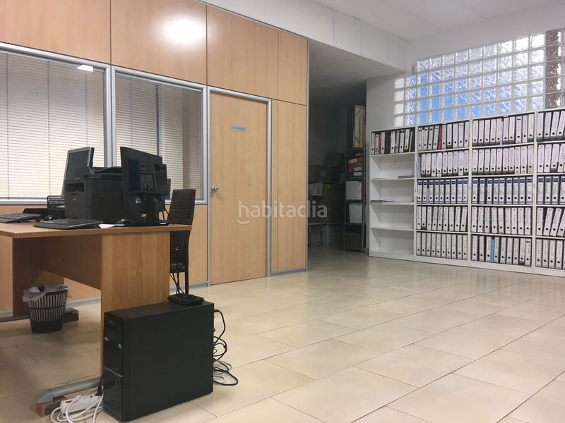 Foto 0f1ba02b-b0ce-4551-a53c-b76abaa58f0c. Local comercial a La Devesa Girona