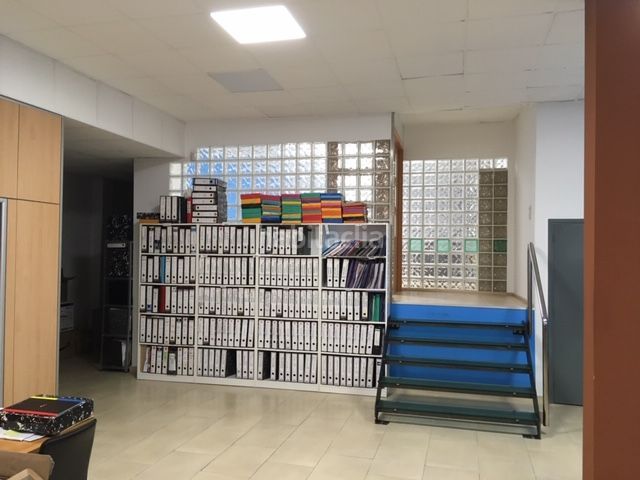 Foto 80c15115-bc41-4eb9-b425-388b9b2ddcea. Local comercial a La Devesa Girona