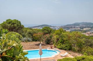 Xalet a Roca Grossa. Llmanos para ste chalet en venta con vistas a mar