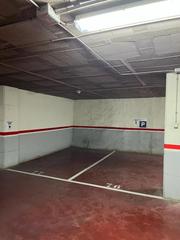 Lloguer Aparcament cotxe a Carrer de santiago 2. Pàrquing per cotxe gran