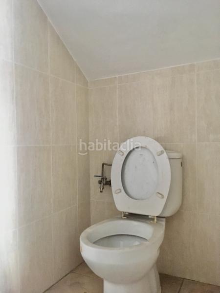 Foto 3e531db8-0c26-40aa-aa44-fd6a53b496db. Local comercial a carrer salvador dabau i caussa 8 a Girona