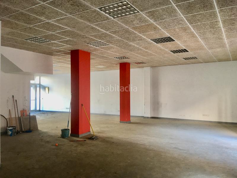 Foto 5d604260-2953-454f-bb7c-c8c7bc6758e7. Local comercial a carrer salvador dabau i caussa 8 a Girona