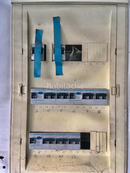 Foto 62c6412a-79ab-4cea-958e-a858a8e204dc. Local comercial a carrer salvador dabau i caussa 8 a Girona