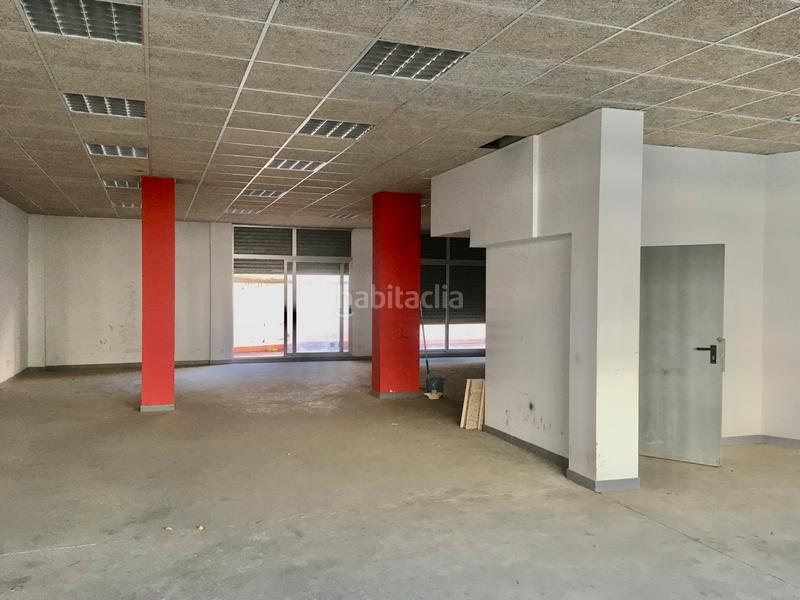 Foto 66a8b4f8-dbcd-4cd0-a0af-a45fb2937b0d. Local comercial a carrer salvador dabau i caussa 8 a Girona