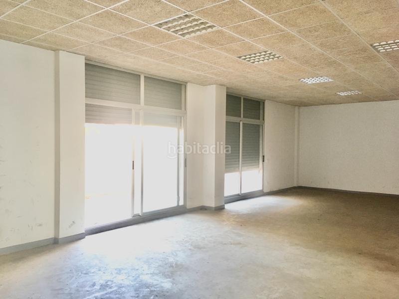 Foto 9fab7ca0-50b4-4068-a47a-d244a6c852d8. Local comercial a carrer salvador dabau i caussa 8 a Girona