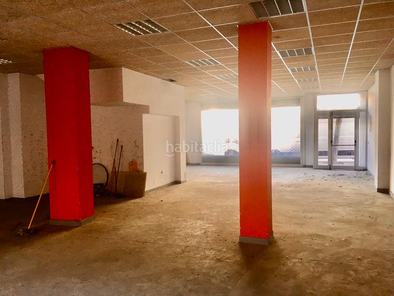 Foto a613ef8a-69b8-47e3-a2af-b98c3badb1fc. Local comercial a carrer salvador dabau i caussa 8 a Girona