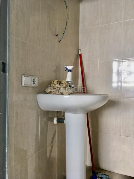 Foto d6582576-7ca3-4b77-8fd2-281a1ae00acf. Local comercial a carrer salvador dabau i caussa 8 a Girona