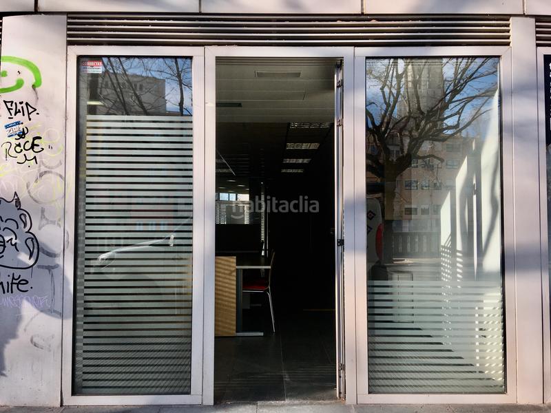 Foto 8cd4dd5a-dd91-4a27-87c4-66aa0e5f1e25. Alquiler local comercial en passeig josé canalejas 6 local moblat per serveis professionals. en Girona
