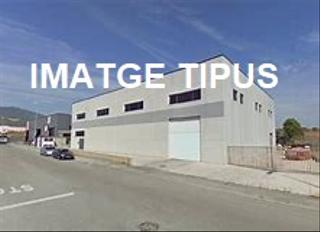 Solar industrial a Campllong. Terreny per a urbanitzar de 2.842m2