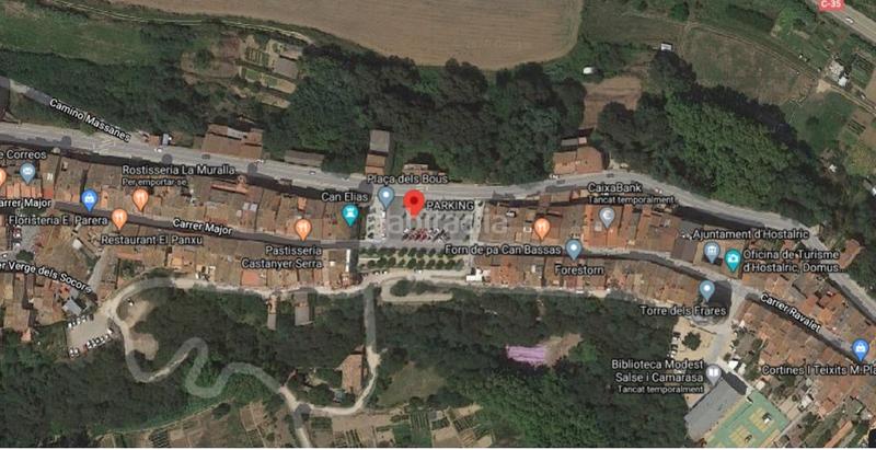 Foto 41a94a30-9df1-4890-8321-57c9bb11a21e. Edificio edifici terciari / residencial al centre del poble. en Hostalric