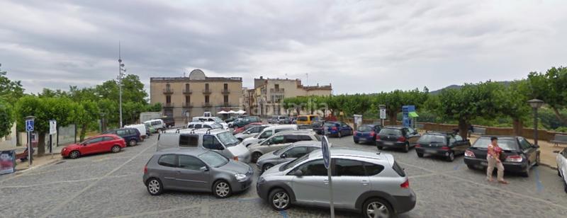 Foto 6ffb5de8-7844-4536-a049-a8f21e0fed1b. Edificio edifici terciari / residencial al centre del poble. en Hostalric