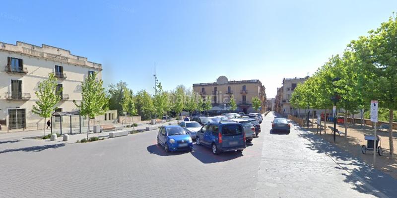 Foto 70f6088b-96c6-4b48-b45d-7097f66d2b0c. Edificio edifici terciari / residencial al centre del poble. en Hostalric