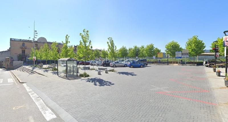 Foto 9efa405b-efef-461a-b7c1-f6a45134d4db. Edificio edifici terciari / residencial al centre del poble. en Hostalric