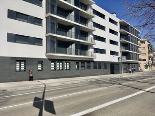 Lloguer Pis  Carrer migdia. Pis obra nova amb jardí i pisinca comunitària