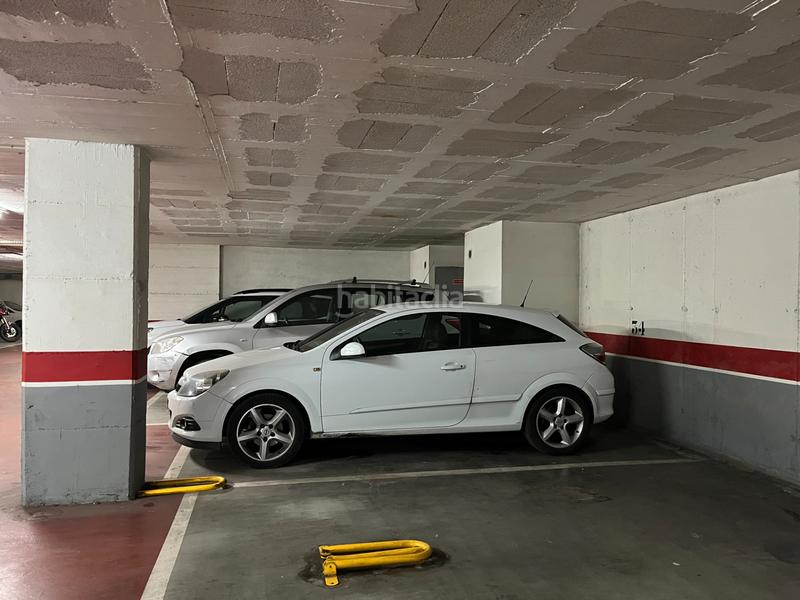 Foto 2efaab4a-2ded-4c67-81d0-5817d802216d. Aparcament cotxe a carrer de bernat boades 31 a La Devesa Girona